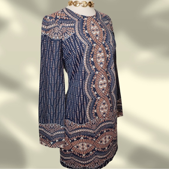 BCBGMAX AZRIA Women’s Allina Lace Long-Sleeve Cocktail Dress - Picture 2 of 10